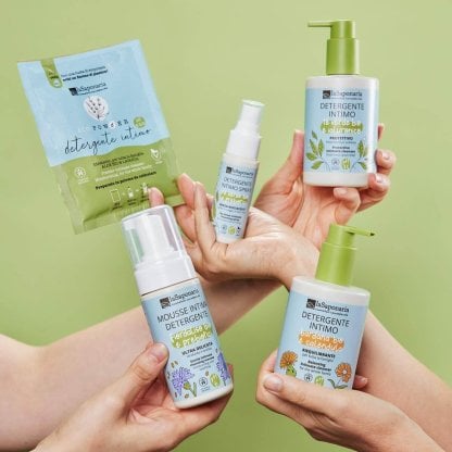 LA SAPONARIA - Mousse detergente intima delicata - Fiordaliso Bio & Prebiotici